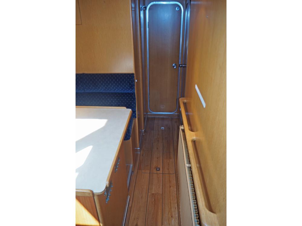 Cabin en avant, H&eacute;bergements